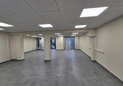 Пр-т Андропова, 30 (99 м)