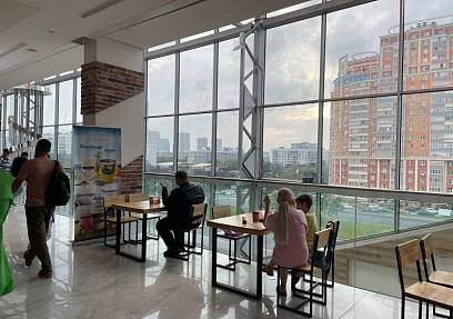 ТЦ Тиара Мичуринский п-т, 27 (23 м)