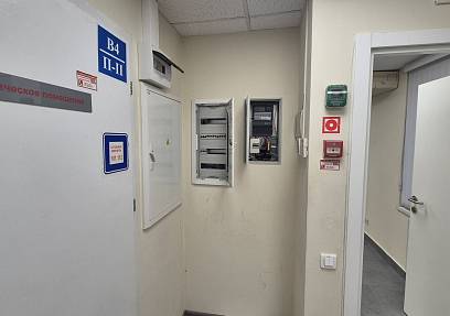 Пр-т Андропова, 30 (99 м)