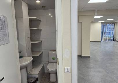 Пр-т Андропова, 30 (99 м)